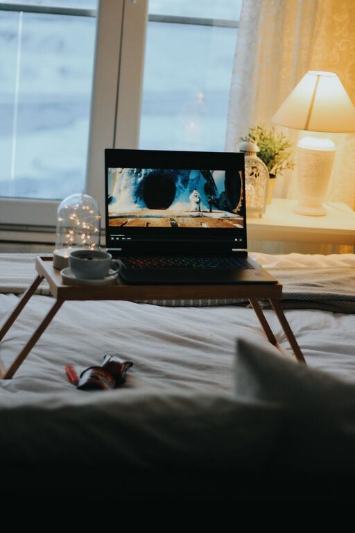 How to Plan a Perfect Screen-Light Evening at Home